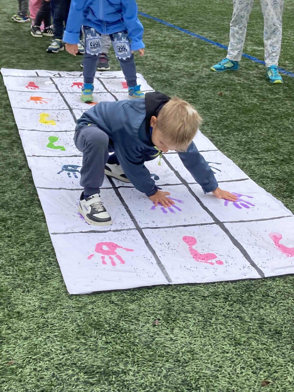 Iznajdljivost dečka M. pri gibalnem izzivu – Mini olimpijada(1)