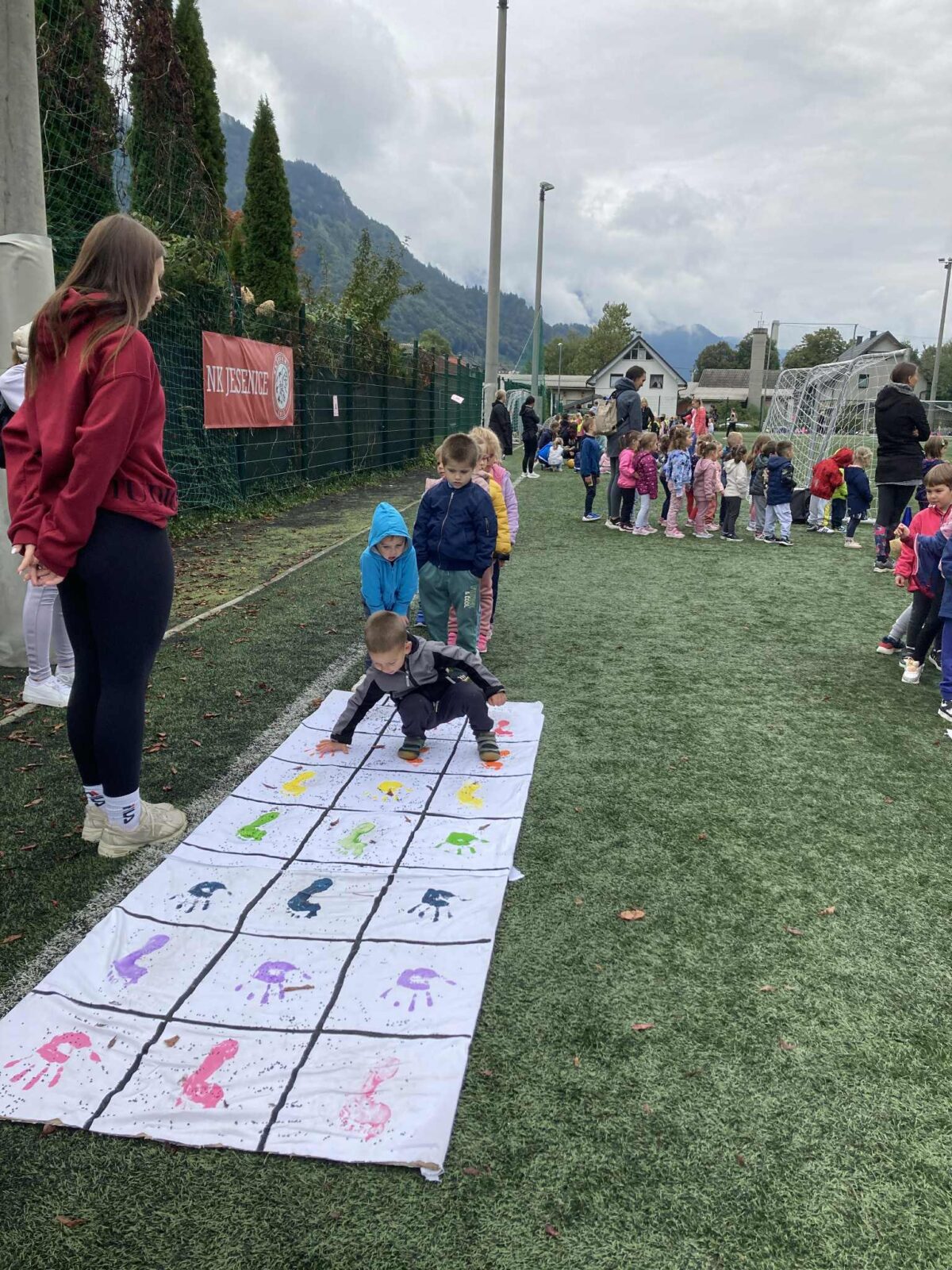 Iznajdljivost, pozornost pri gibalnem izzivu – Mini olimpijada, Podmežakla(1)