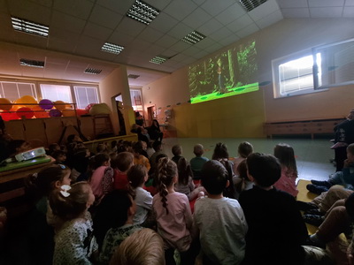 Otroci in kino predstava Otroci-in-kino-predstava