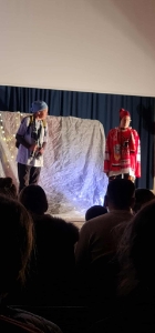 Glavna junaka v elementu