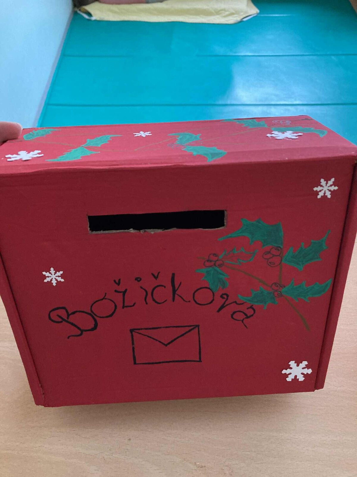 Nabiralnik za Božičkovo pošto(1)
