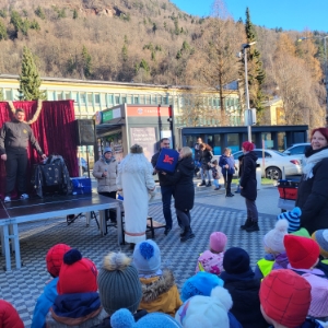 Ogromno darilo za enoti Angelce Ocepek