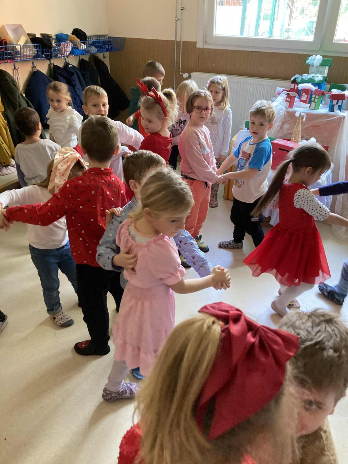 Slavnostni ples otrok v parih(1)