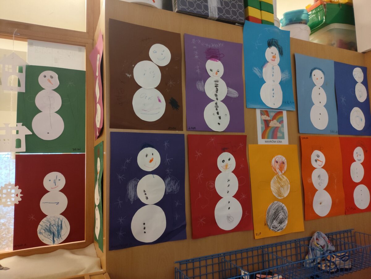 Snežaki mavrične sobe