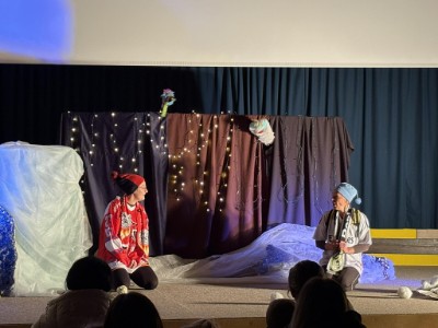 Stvora v luknji z Jernejem in Erazmom