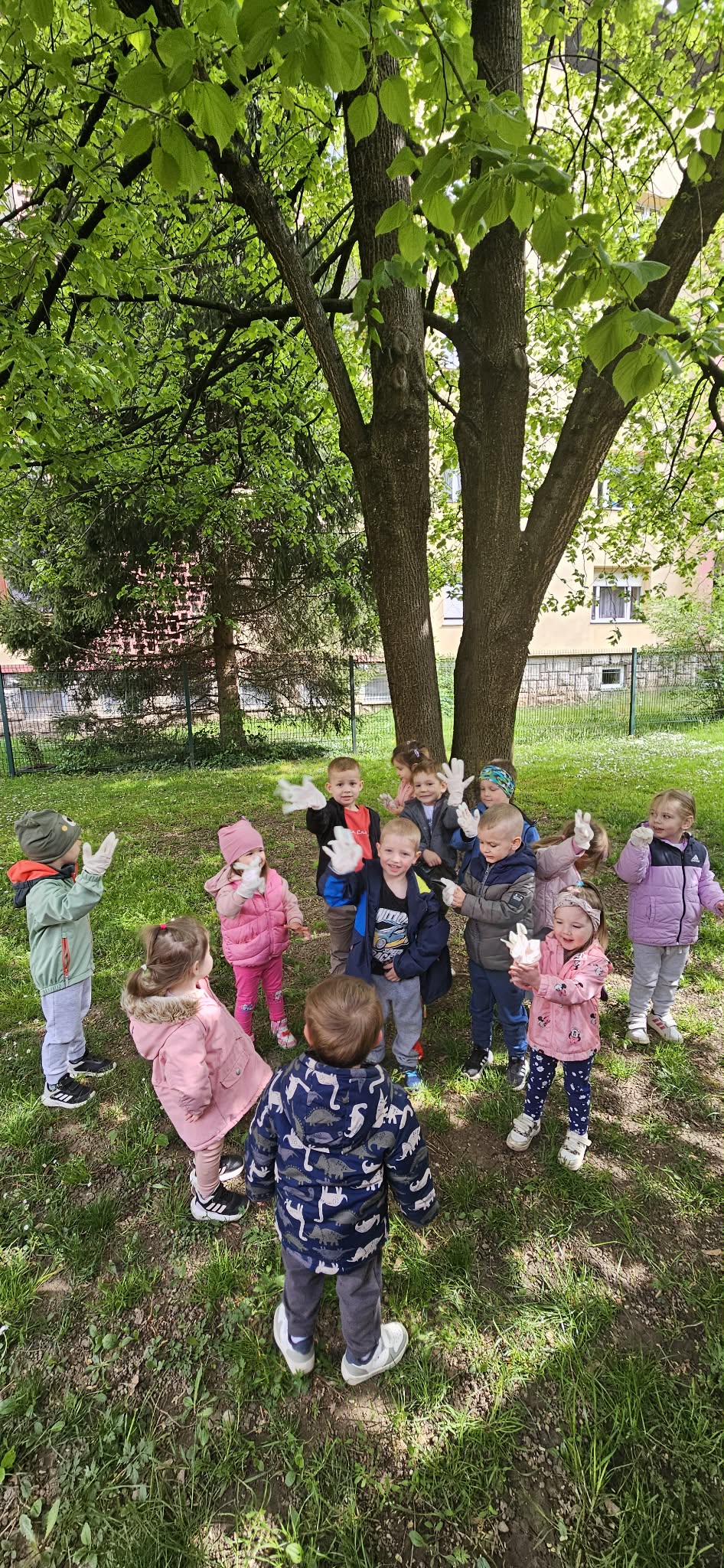 Čistilna akcija – otroci so dobili zaščitne rokavice