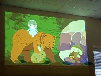 Mala Marjetica – mogočna skala med drevjem