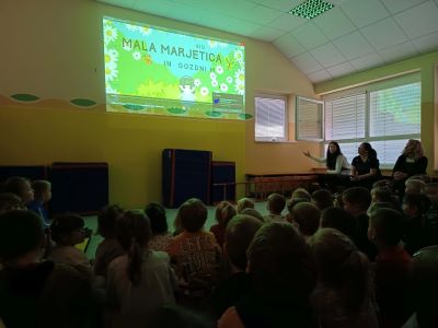 Mala Marjetica – otroci čakajo na ogled animacije