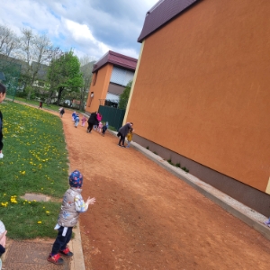 Tekači tečemo, navijači pa nas glasno spodbujajo